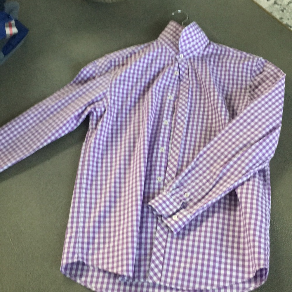 Great shape! Button down shirt!